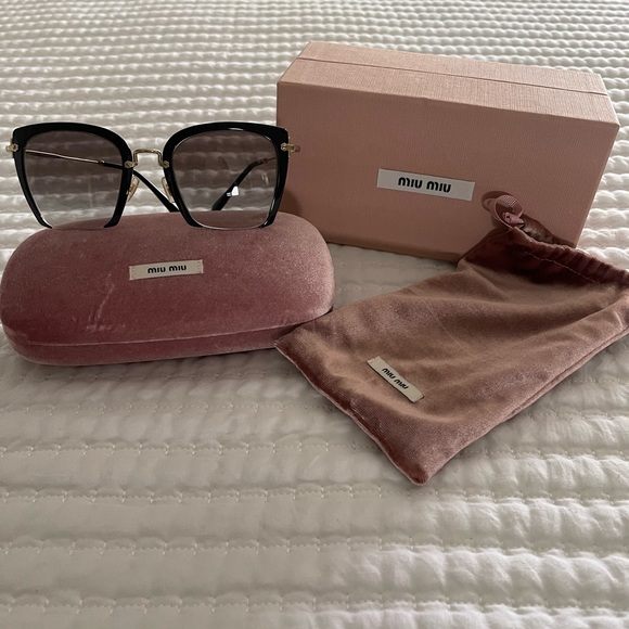 Miu Miu woman’s sunglasses - Picture 2 of 10